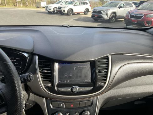 Used 2020 Chevrolet Trax LT AWD/4WD image 16