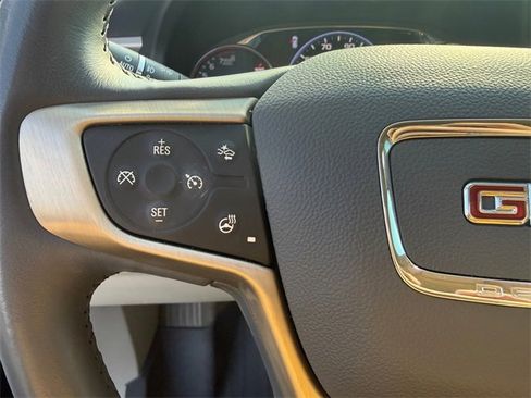 Used 2021 GMC Acadia Denali w/ Denali Technology Package image 17