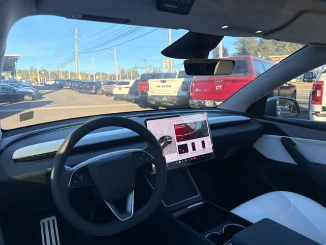 Used 2026 Tesla Model Y AWD image 12