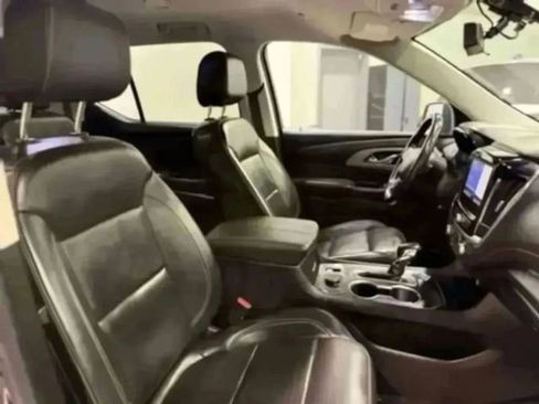 Used 2021 Chevrolet Traverse LT w/ LT Premium Package image 38
