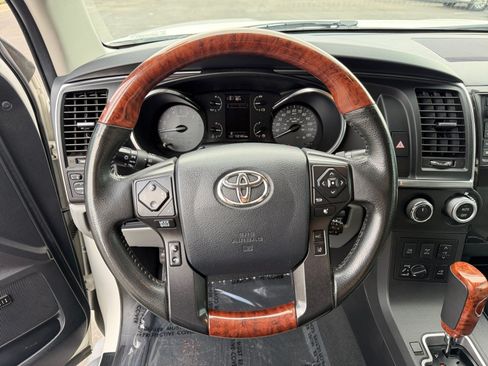 Used 2019 Toyota Sequoia Platinum w/ Carpet Mat Package (TMS) AWD/4WD image 9