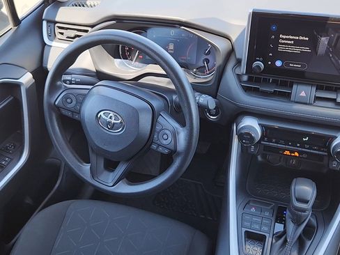 Used 2024 Toyota RAV4 XLE AWD/4WD image 5