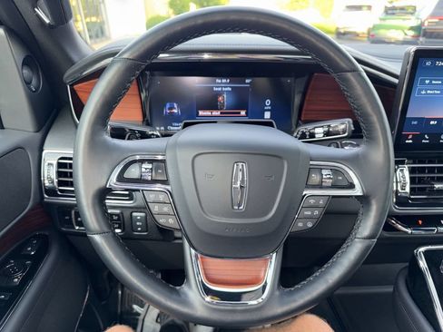 Certified 2024 Lincoln Navigator Reserve AWD/4WD image 11