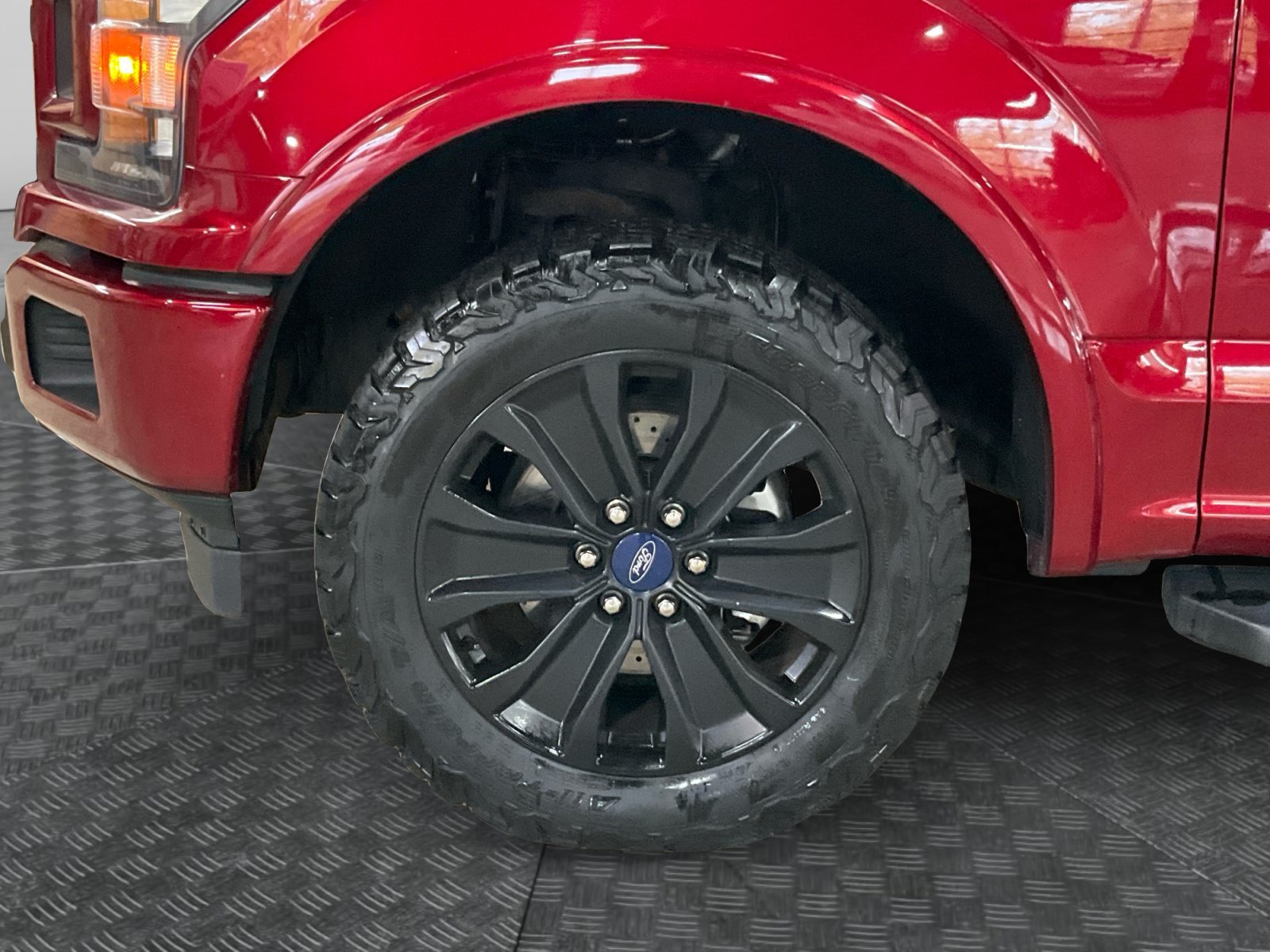 Used 2019 Ford F150 XLT w/ Equipment Group 302A Luxury AWD/4WD image 16
