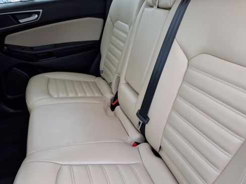 Used 2024 Ford Edge SEL w/ Convenience Package image 7