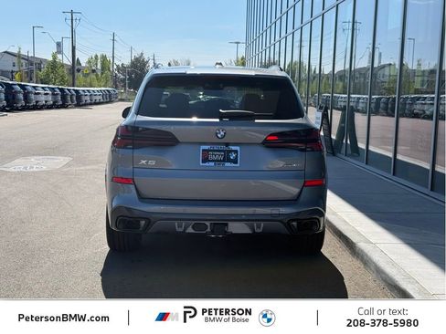 New 2026 BMW X5 xDrive40i w/ M Sport Package AWD/4WD image 4