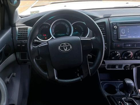 Used 2014 Toyota Tacoma 4x4 Regular Cab image 11