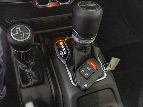 New 2025 Jeep Gladiator Sport image 26