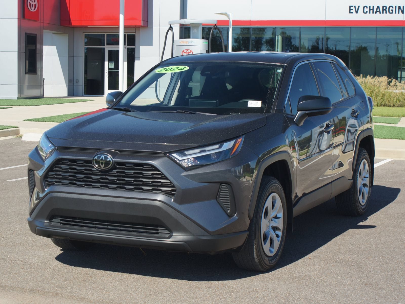 Used 2024 Toyota RAV4 LE FWD image 22