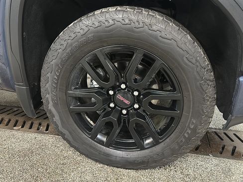 Used 2022 GMC Sierra 1500 Elevation image 13