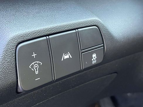 Used 2022 Hyundai Elantra SEL FWD image 18