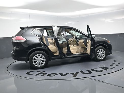Used 2015 Nissan Rogue S w/ S Family Package image 27