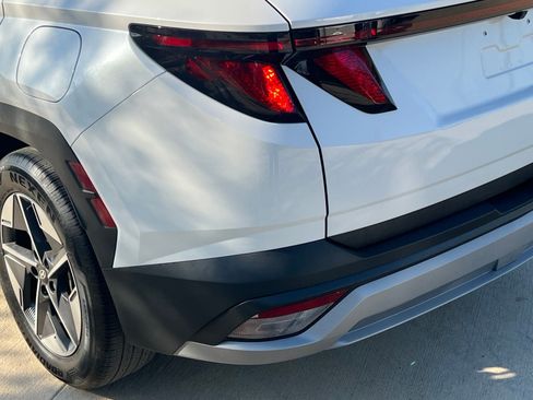Used 2025 Hyundai Tucson SEL FWD image 12