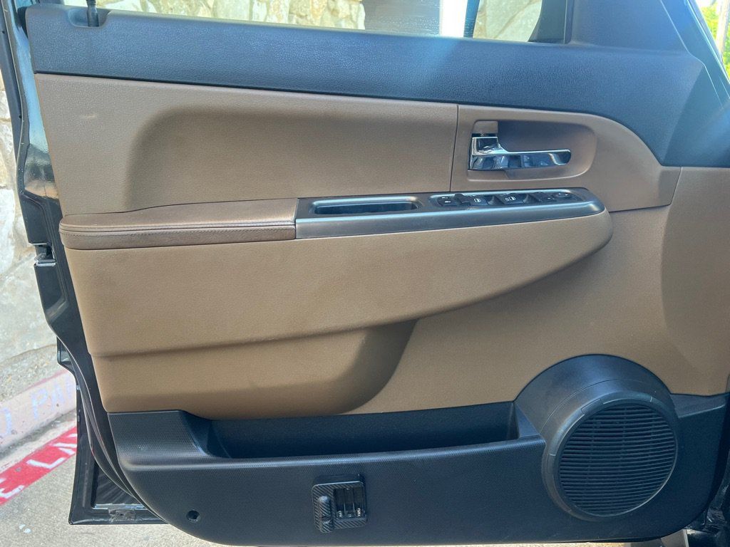 Used 2011 Jeep Liberty Limited w/ Exterior Appearance Group RWD image 19