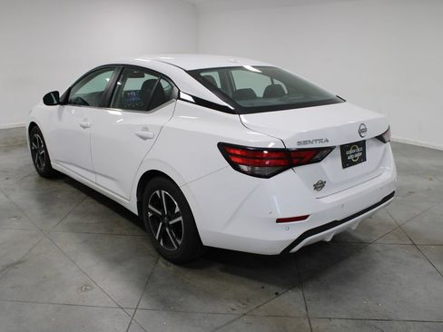 Used 2025 Nissan Sentra SV FWD image 7