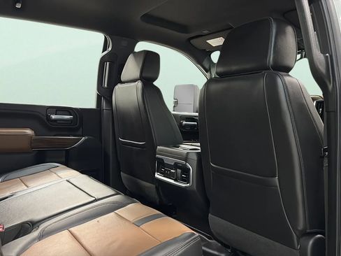 Used 2022 Chevrolet Silverado 2500 High Country w/ Technology Package image 18