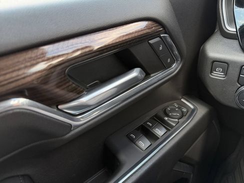 Used 2024 Chevrolet Silverado 2500 LT AWD/4WD image 9