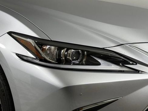 Used 2025 Lexus ES 300h w/ Technology Package FWD image 14