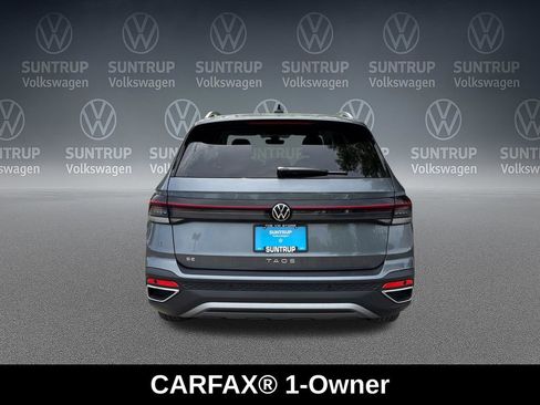Used 2025 Volkswagen Taos SE FWD image 4