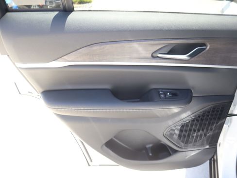New 2026 Jeep Grand Cherokee Altitude AWD/4WD image 18