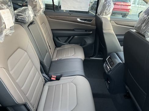 New 2026 Volkswagen Atlas SEL AWD/4WD image 12