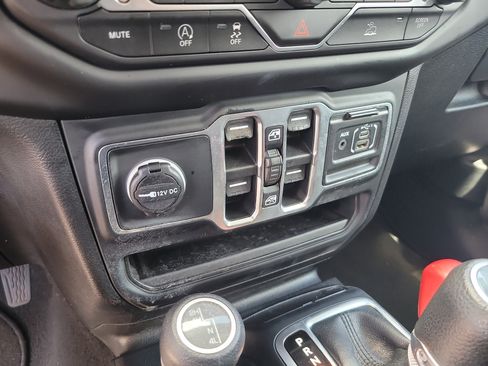 Used 2021 Jeep Wrangler Unlimited Sport image 24