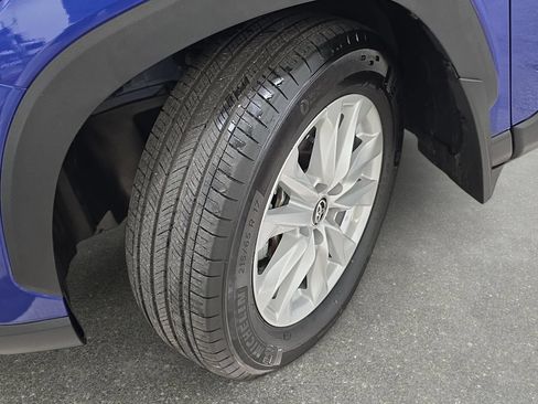 Used 2022 Toyota Corolla Cross LE AWD/4WD image 30