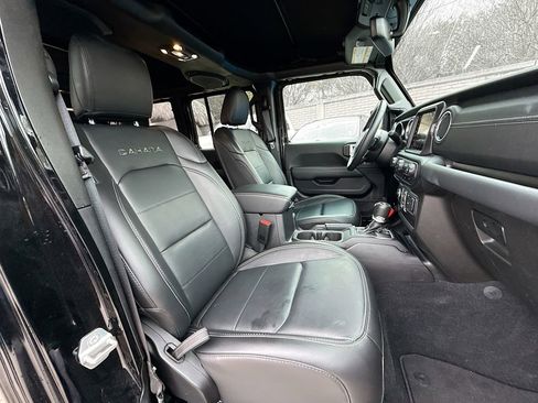 Used 2023 Jeep Wrangler Unlimited Sahara w/ Cold Weather Group image 33