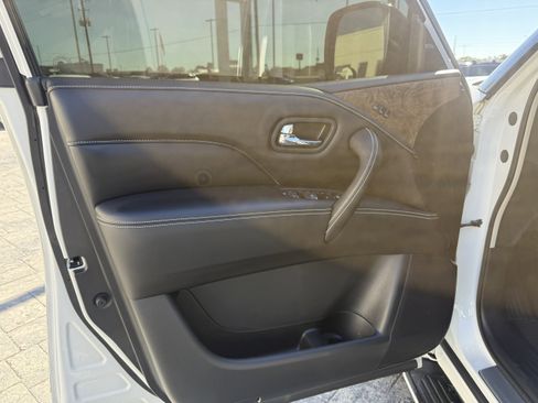 Certified 2022 INFINITI QX80 Premium Select w/ Cargo Package image 10