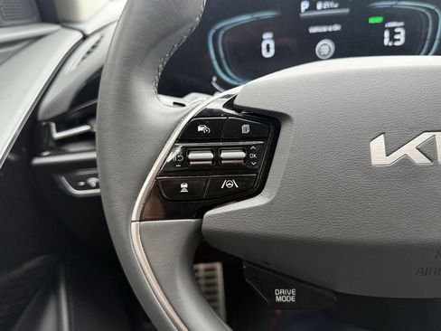 Used 2023 Kia Niro EX Touring image 30