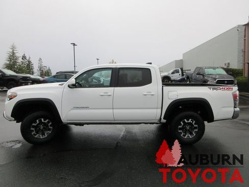 Used 2022 Toyota Tacoma TRD Off-Road image 8