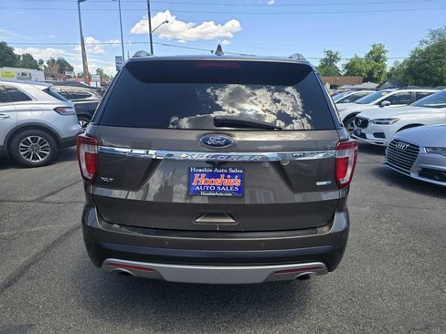 Used 2016 Ford Explorer XLT w/ Equipment Group 202A AWD/4WD image 9