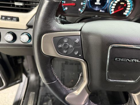 Used 2019 GMC Yukon XL Denali image 18