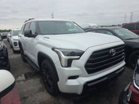 Used 2025 Toyota Sequoia Limited AWD/4WD image 2