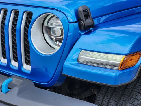 Used 2022 Jeep Wrangler Unlimited Sahara w/ Cold Weather Group AWD/4WD image 29