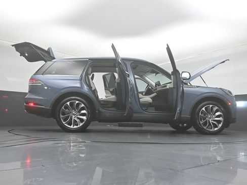 Used 2025 Lincoln Aviator AWD image 52