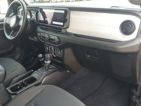 Used 2025 Jeep Wrangler Unlimited Sport AWD/4WD image 26