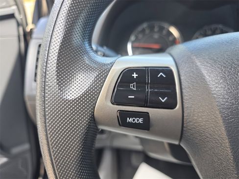 Used 2013 Toyota Corolla LE image 29