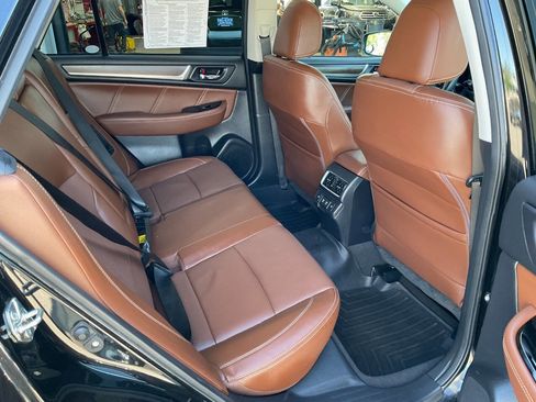 Used 2019 Subaru Outback 3.6R Touring w/ Popular Package #3A AWD/4WD image 42