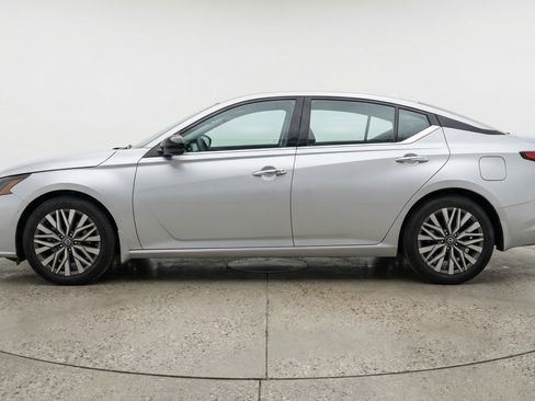 Used 2025 Nissan Altima 2.5 SV FWD image 5