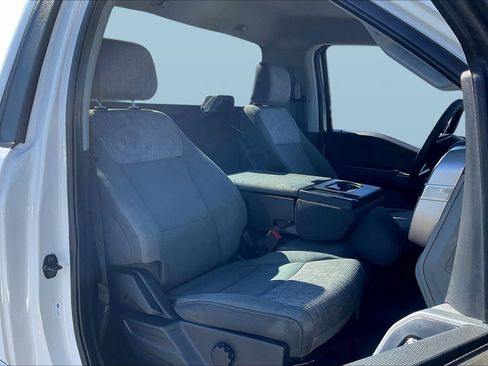 Used 2023 Ford F150 XLT image 6