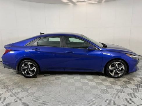Used 2023 Hyundai Elantra SEL w/ Convenience Package FWD image 9