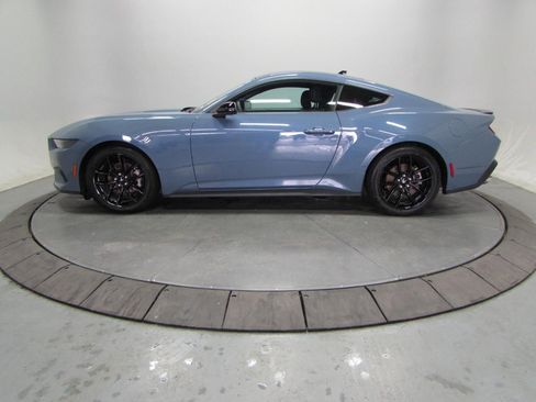 Used 2024 Ford Mustang image 4