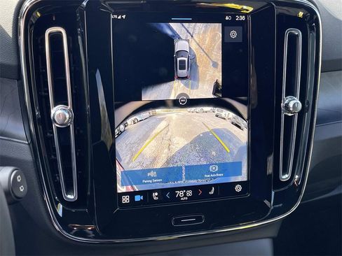 Used 2024 Volvo XC40 Recharge Plus w/ Protection Package Premier image 32