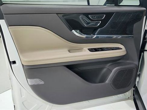 Used 2022 Lincoln Corsair AWD w/ Equipment Group 101A image 21