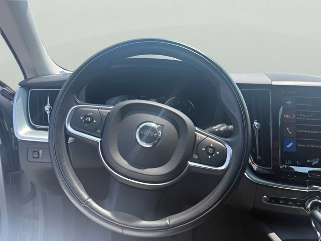 Used 2018 Volvo XC60 T6 Momentum w/ Advanced Package AWD/4WD image 18