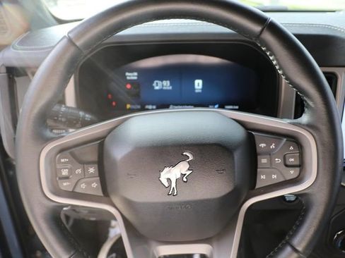 Used 2025 Ford Bronco Outer Banks AWD/4WD image 26