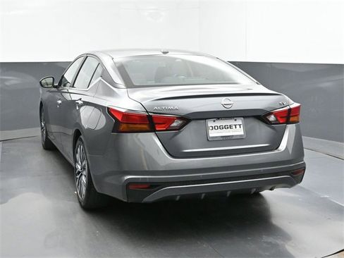 Certified 2023 Nissan Altima 2.5 SV image 8