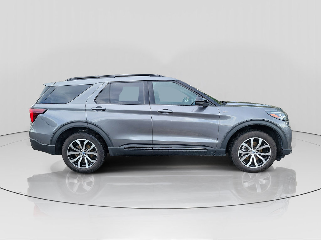 Used 2025 Ford Explorer ST-Line AWD/4WD image 8