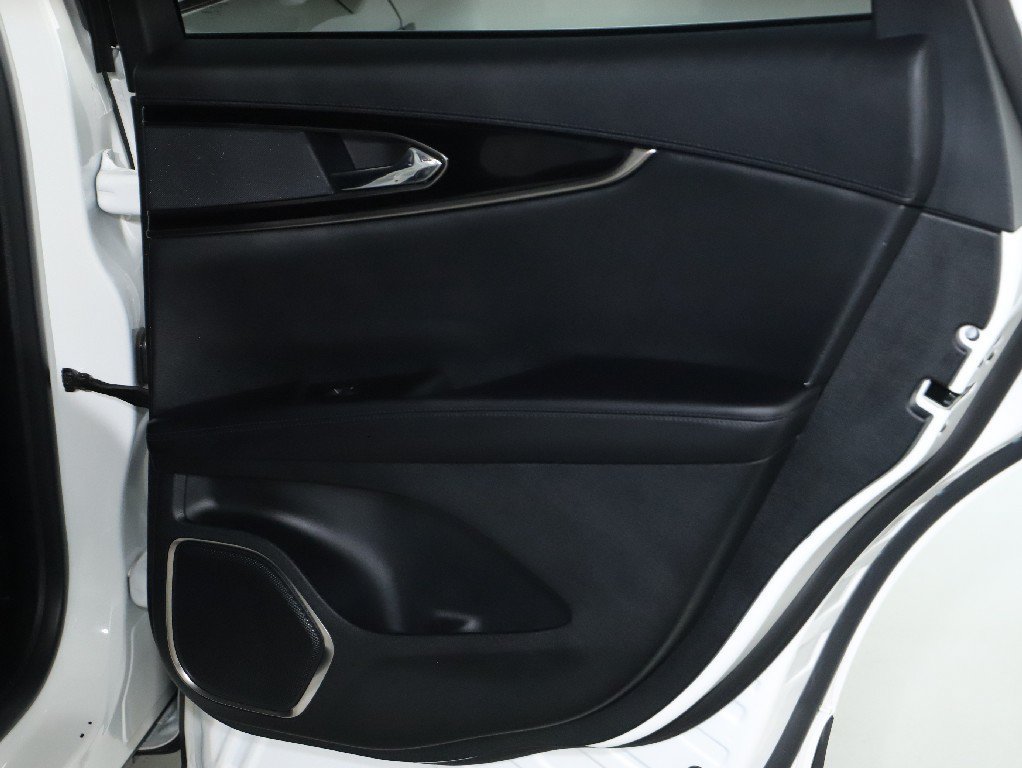 Used 2022 Lincoln Nautilus FWD image 32
